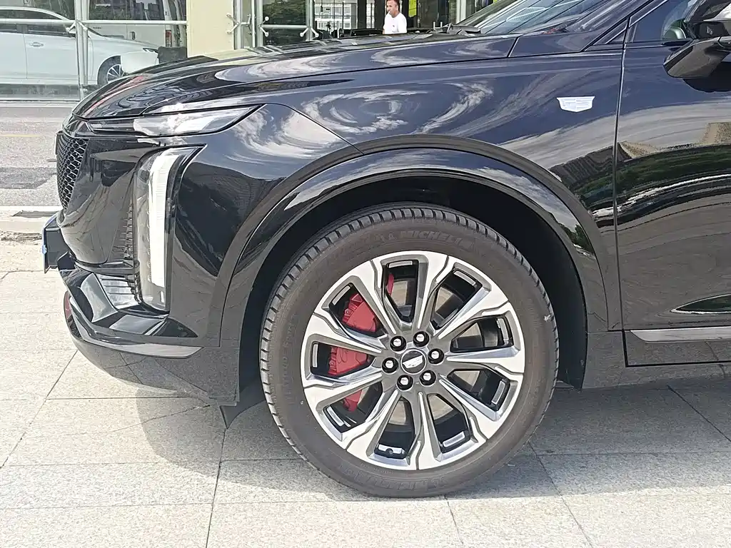 Cadillac XT5 — миниатюра 4