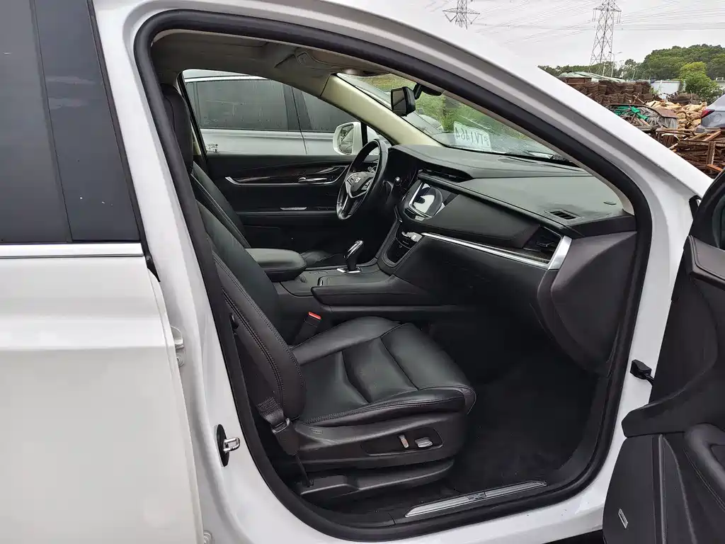 Cadillac XT5 — миниатюра 6