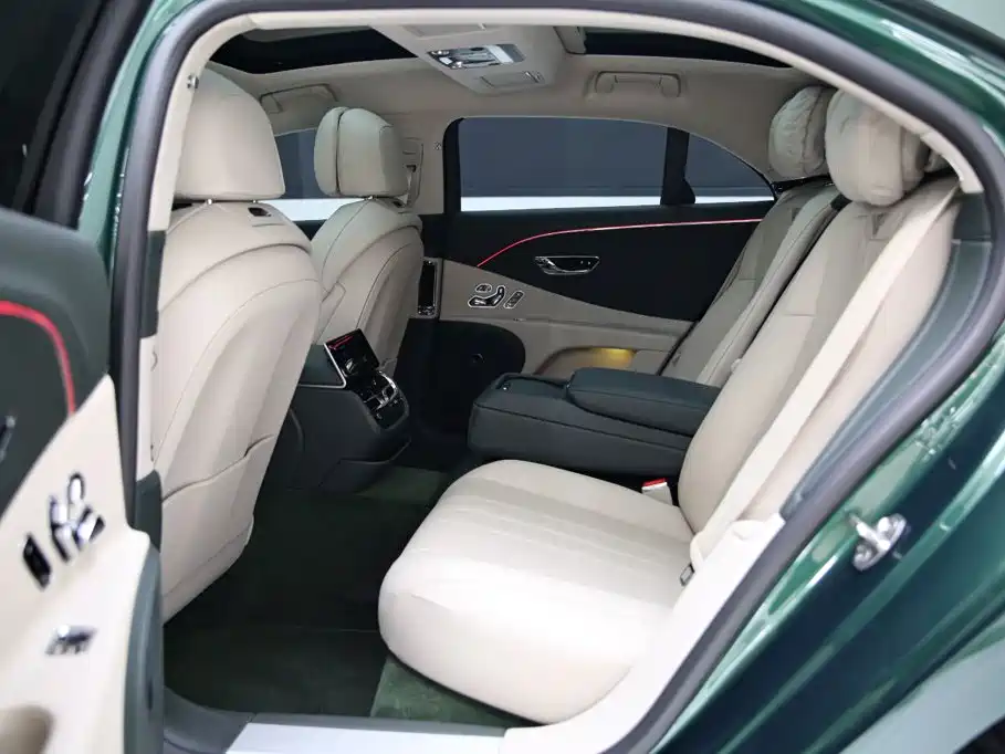 Bentley Flying Spur — миниатюра 13