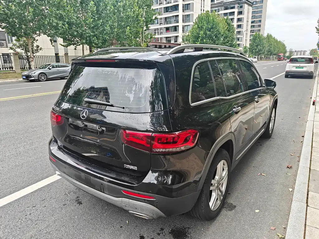 Mercedes-Benz GLB — миниатюра 11