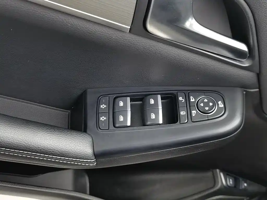 BYD Tang — миниатюра 9