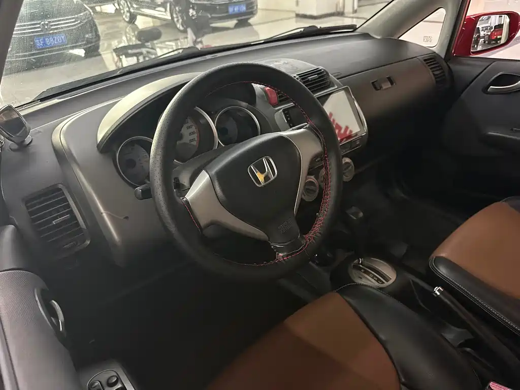 Honda Fit — миниатюра 4