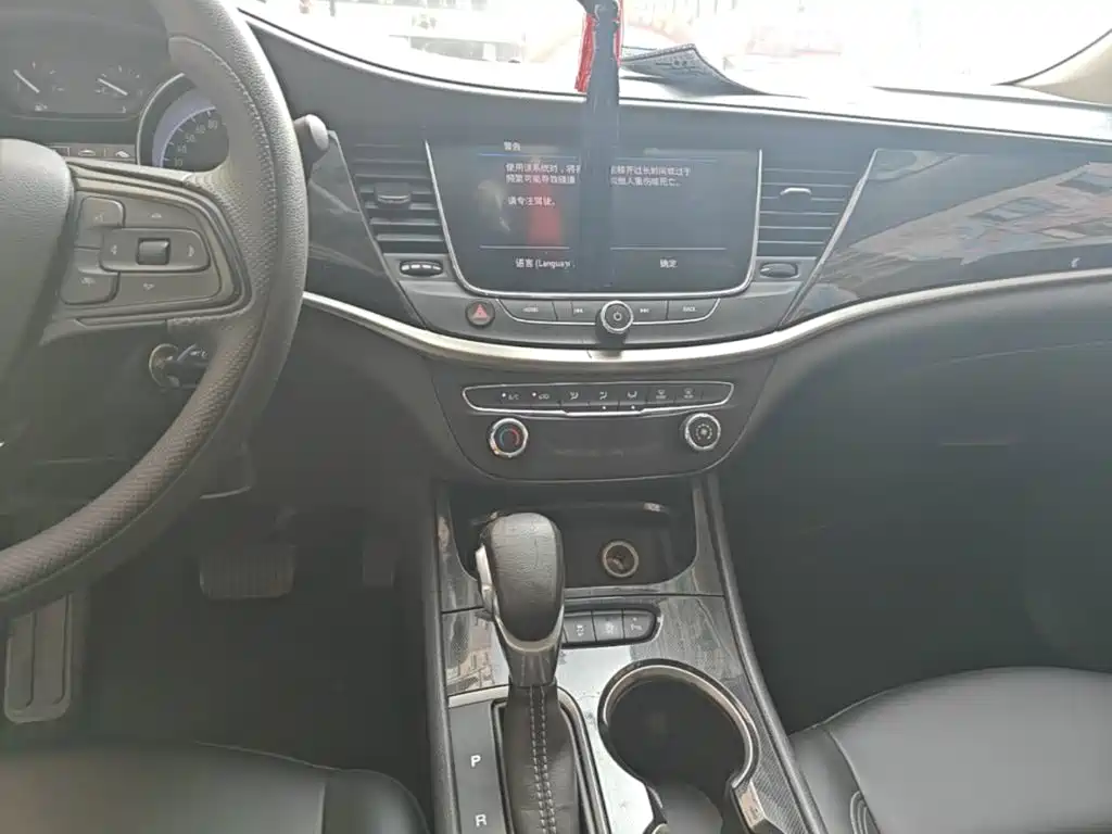 Buick Verano — миниатюра 13