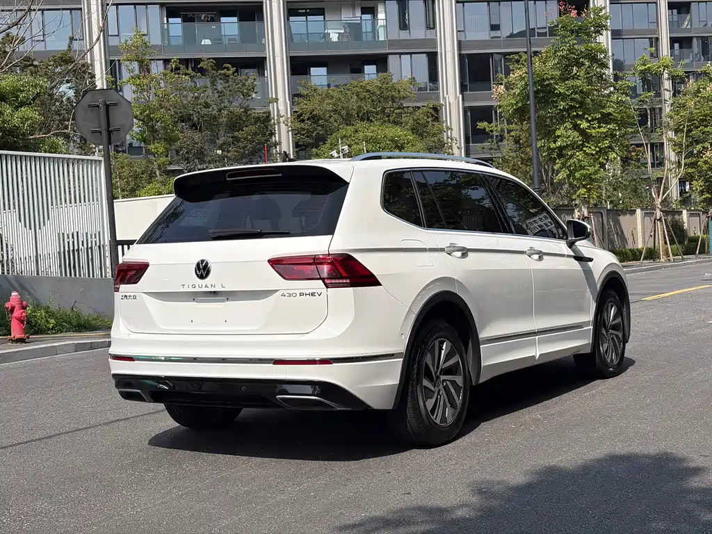 Volkswagen Tiguan L PHEV — миниатюра 16