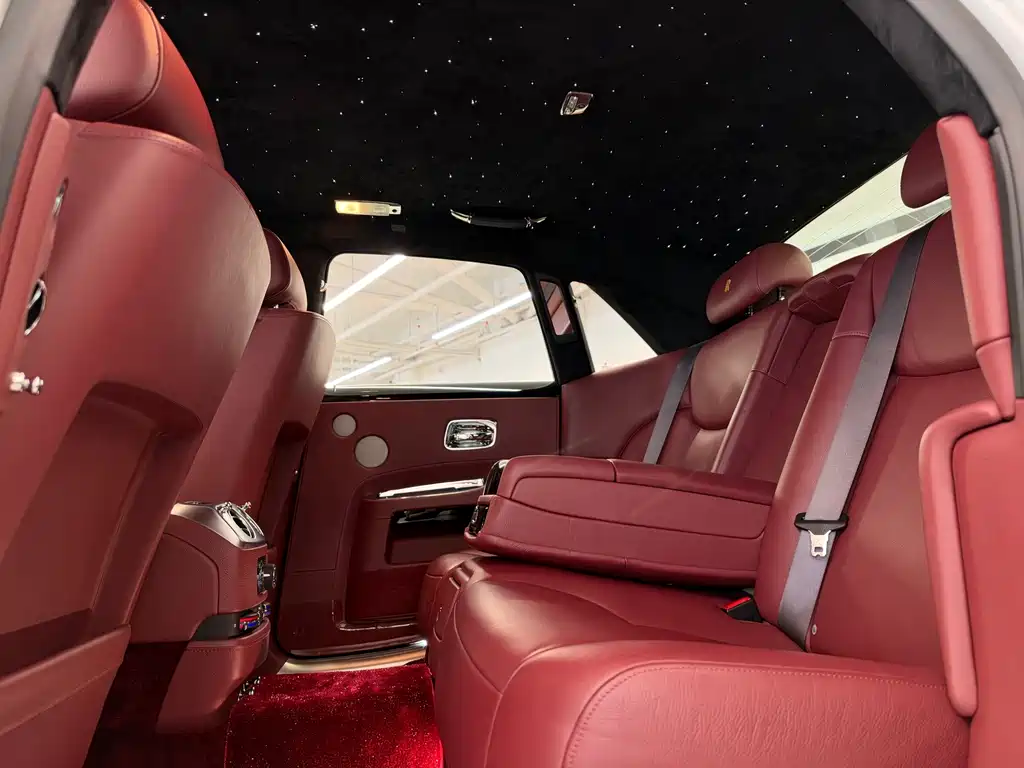 Rolls-Royce Ghost — миниатюра 6