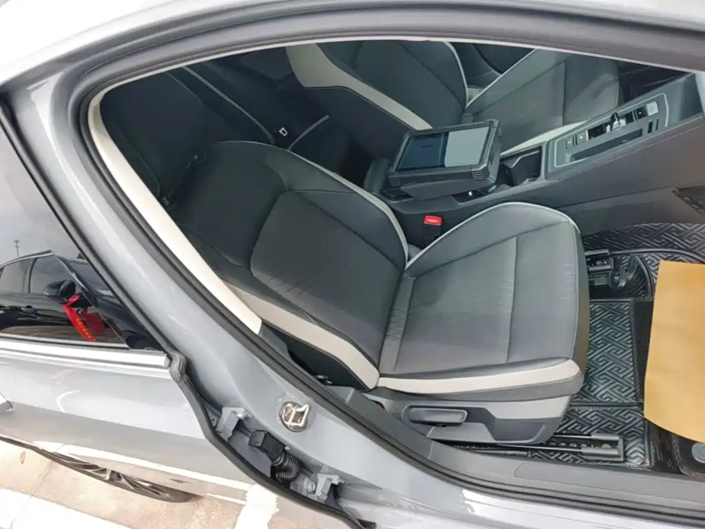 Volkswagen Golf — миниатюра 4