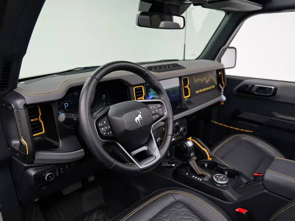 Ford Bronco (Import) — миниатюра 10