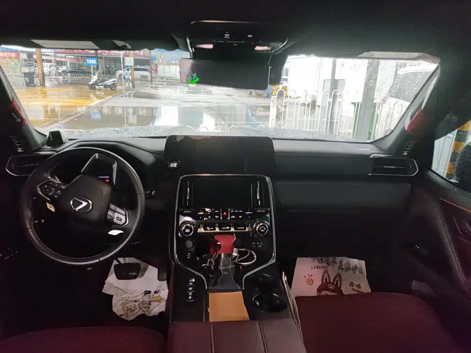 Lexus LX — миниатюра 7