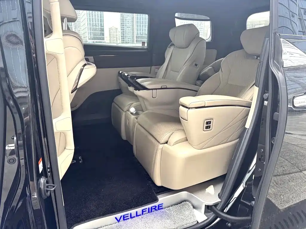 Toyota Vellfire — миниатюра 5