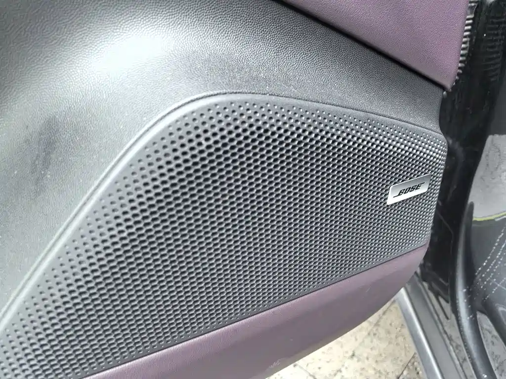 Porsche Macan EV — миниатюра 6