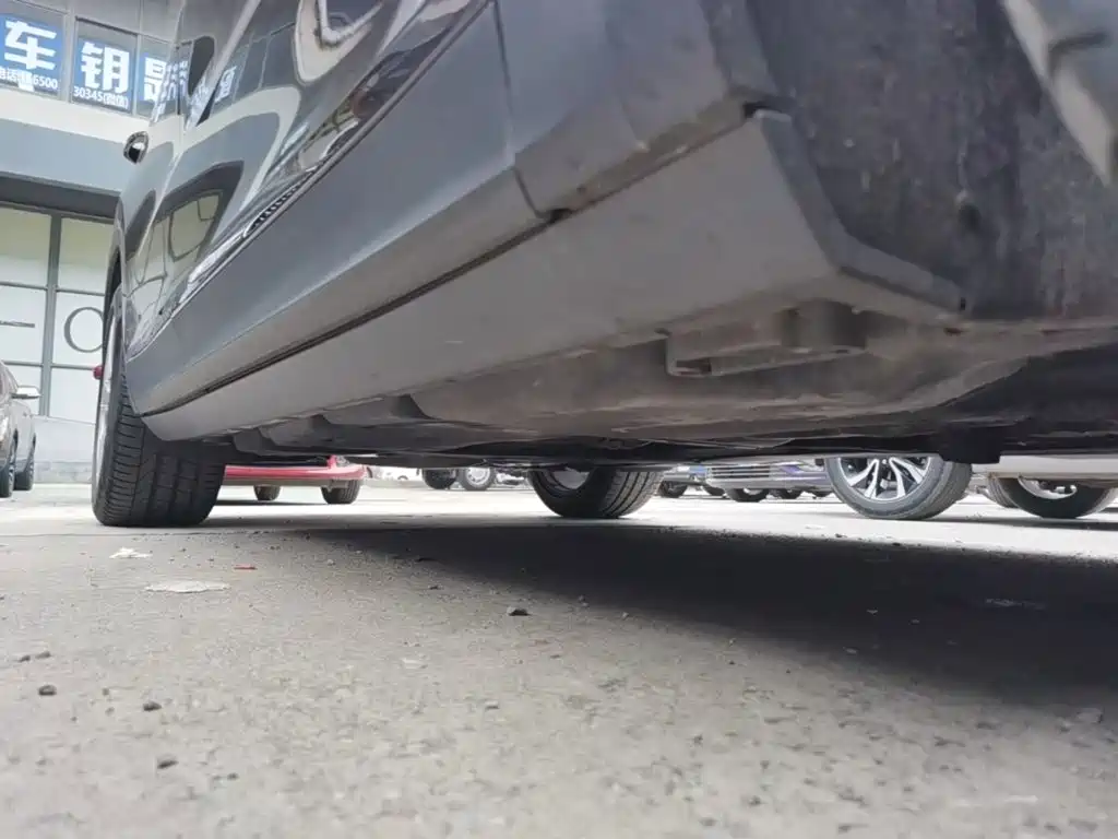 Porsche Cayenne — миниатюра 21