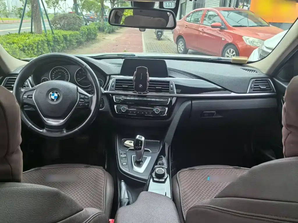 BMW 3 Series — миниатюра 10