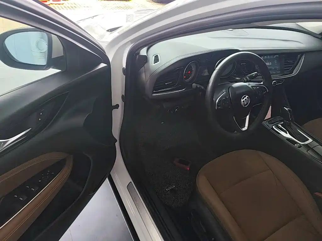 Buick Regal — миниатюра 16