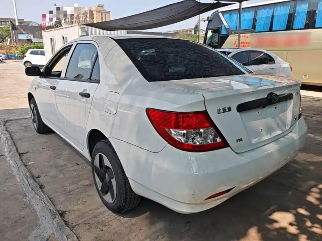 BYD F3 — миниатюра 5