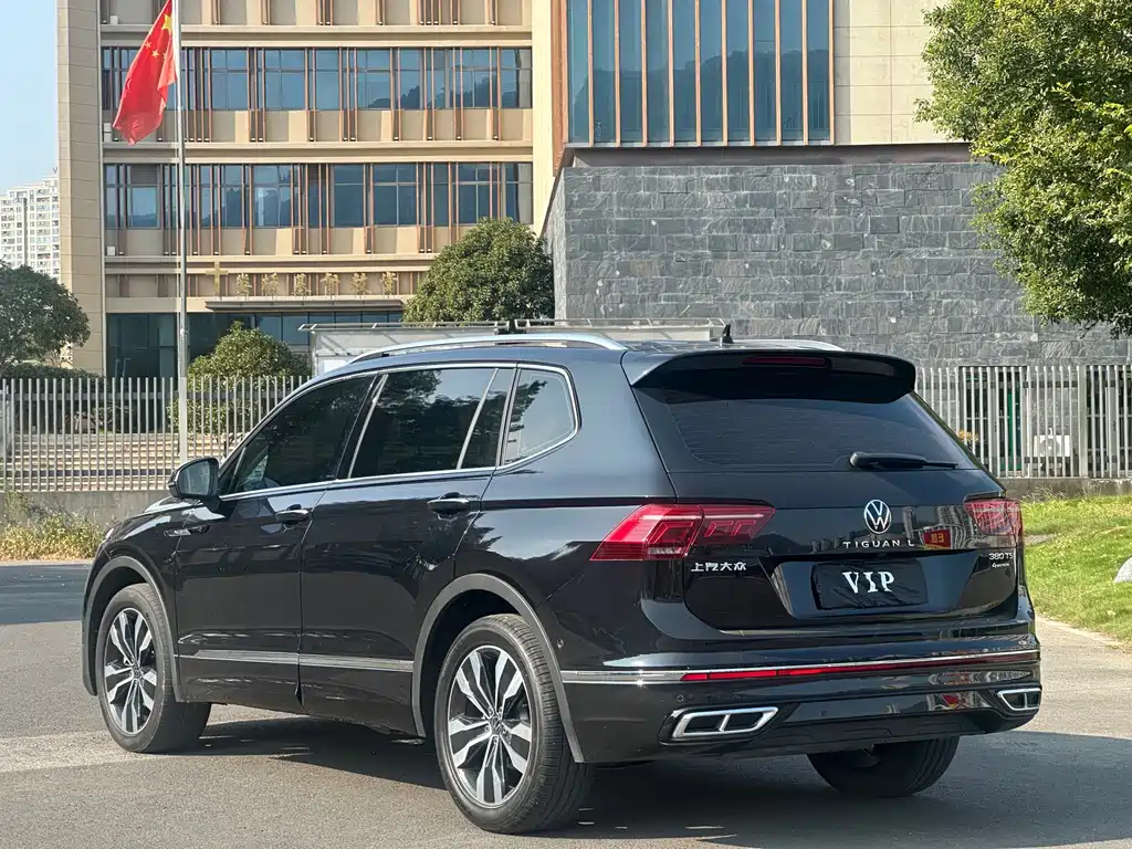 Volkswagen Tiguan L — миниатюра 18