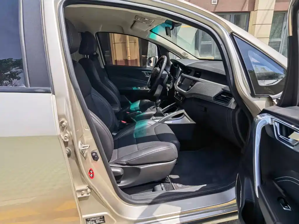 Geely Vision X3 — миниатюра 13