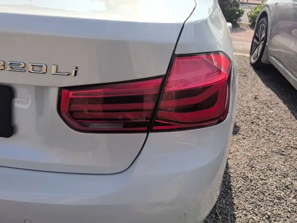 BMW 3 Series — миниатюра 8