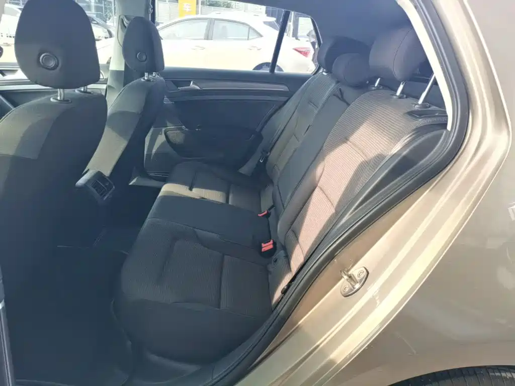 Volkswagen Golf — миниатюра 17