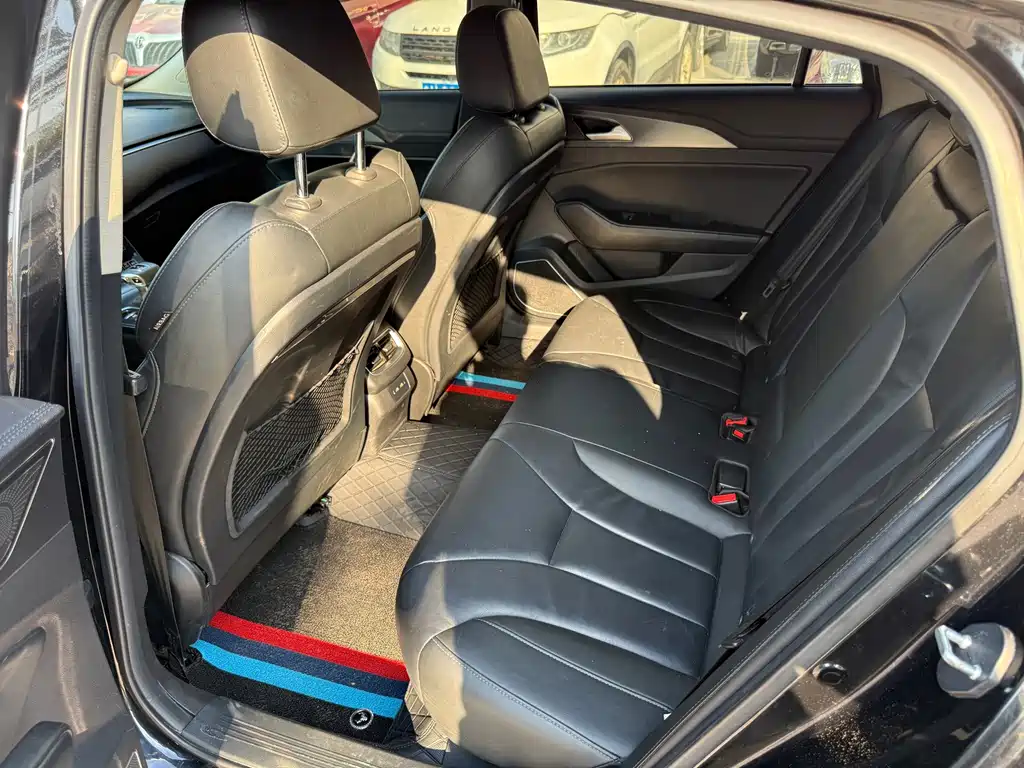 Hongqi Hongqi H5 — миниатюра 8