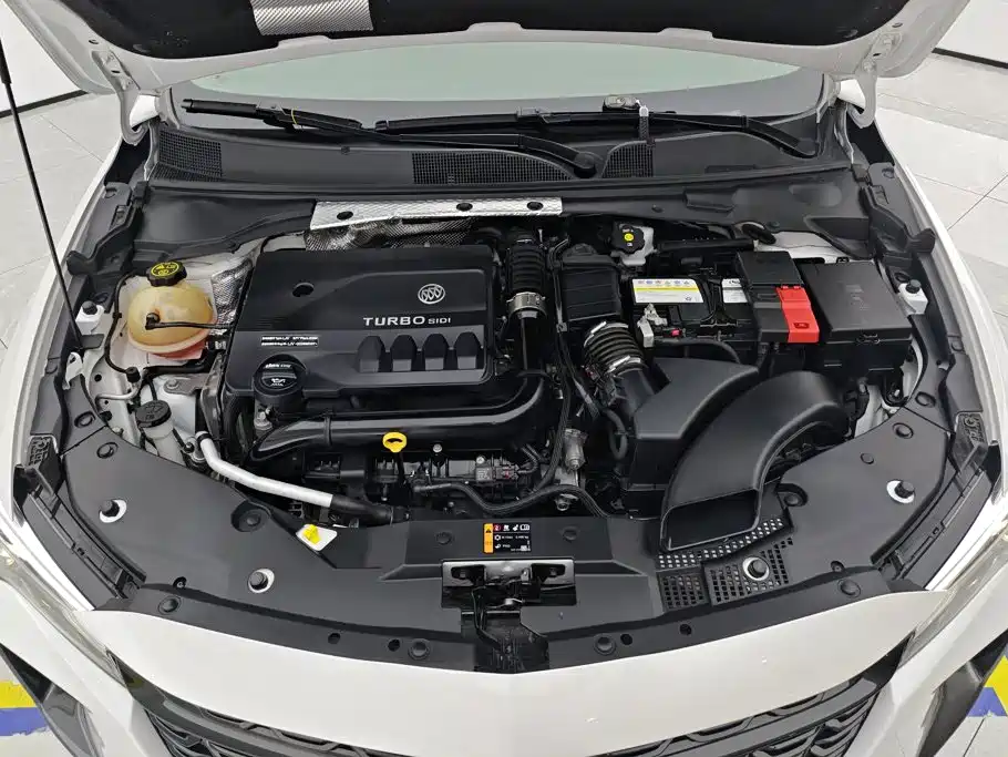 Buick Verano — миниатюра 10