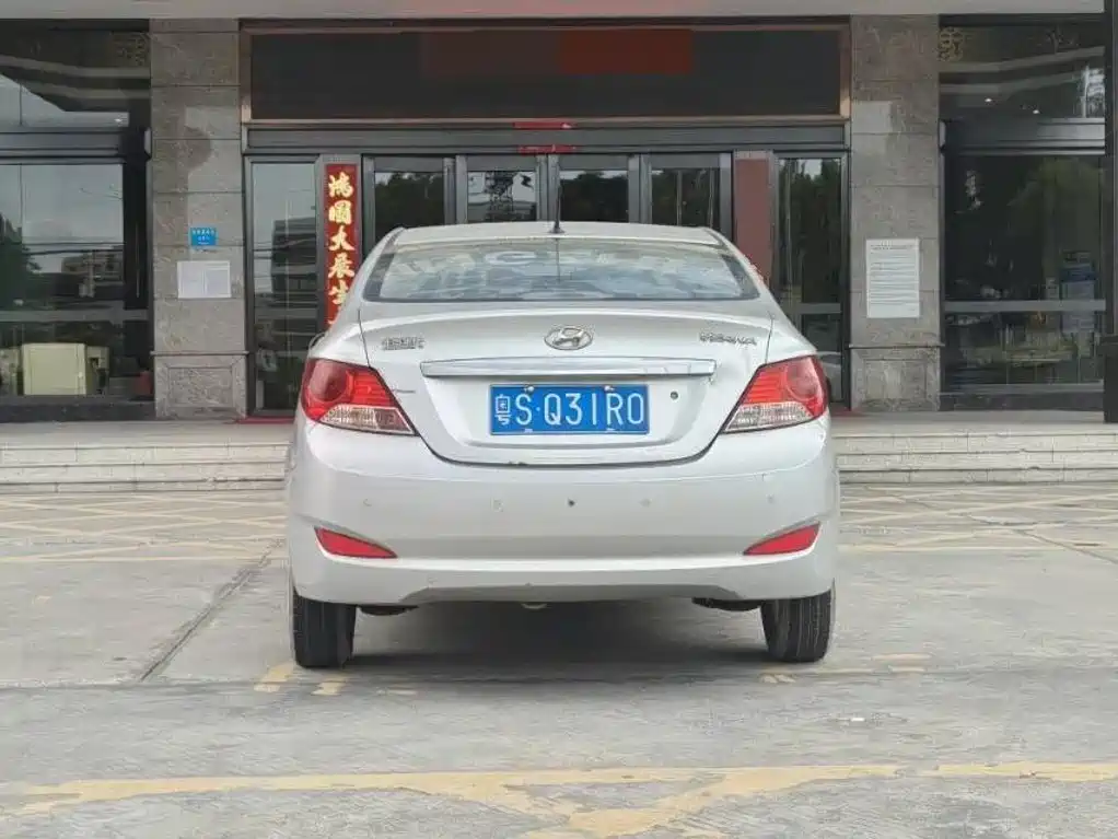 Hyundai Verna — миниатюра 5