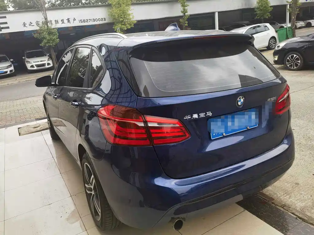 BMW 2 Series Active Tourer — миниатюра 10