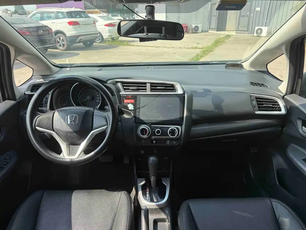 Honda Fit — миниатюра 7