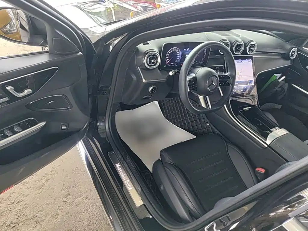 Mercedes-Benz C-Class — миниатюра 16