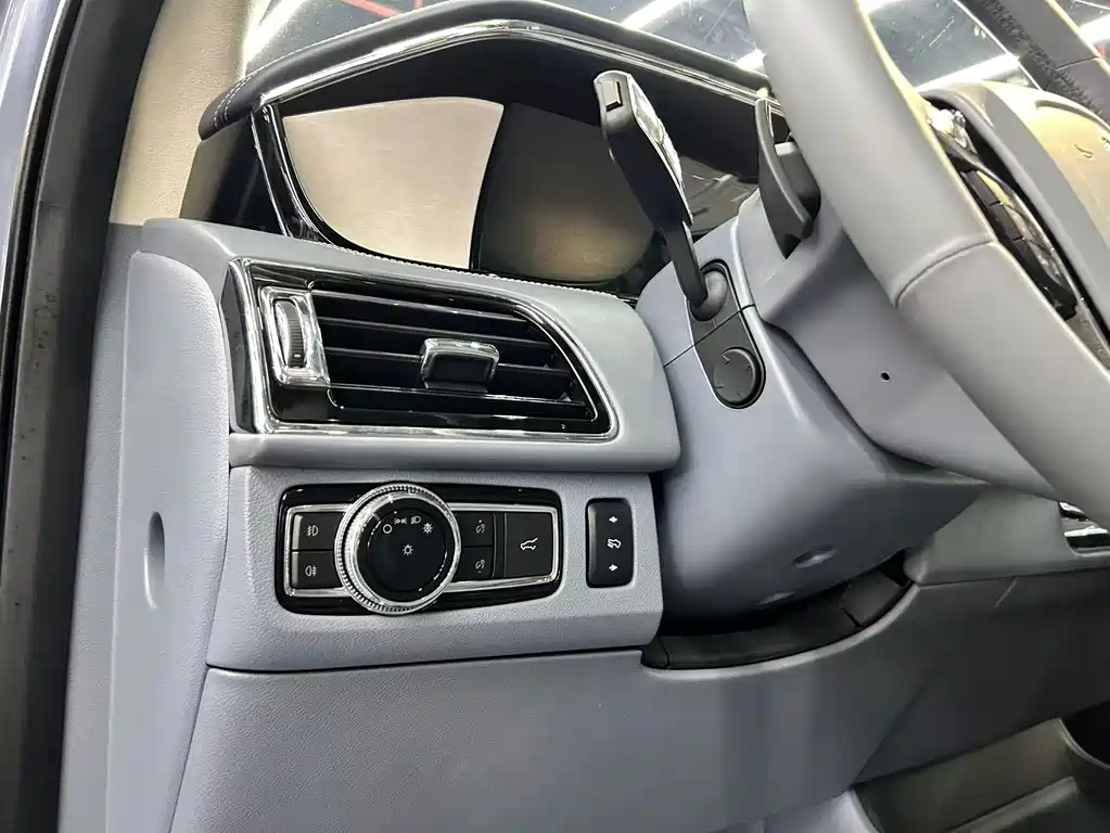 Lincoln Navigator — миниатюра 10
