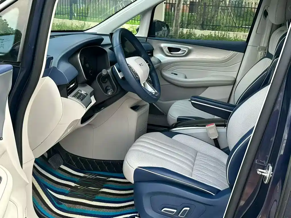 Roewe iMAX8 — миниатюра 4