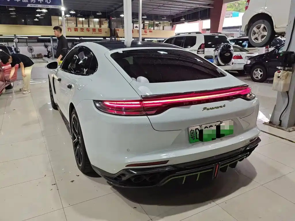 Porsche Panamera Hybrid — миниатюра 5