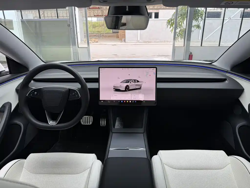 Tesla Model 3 — миниатюра 6