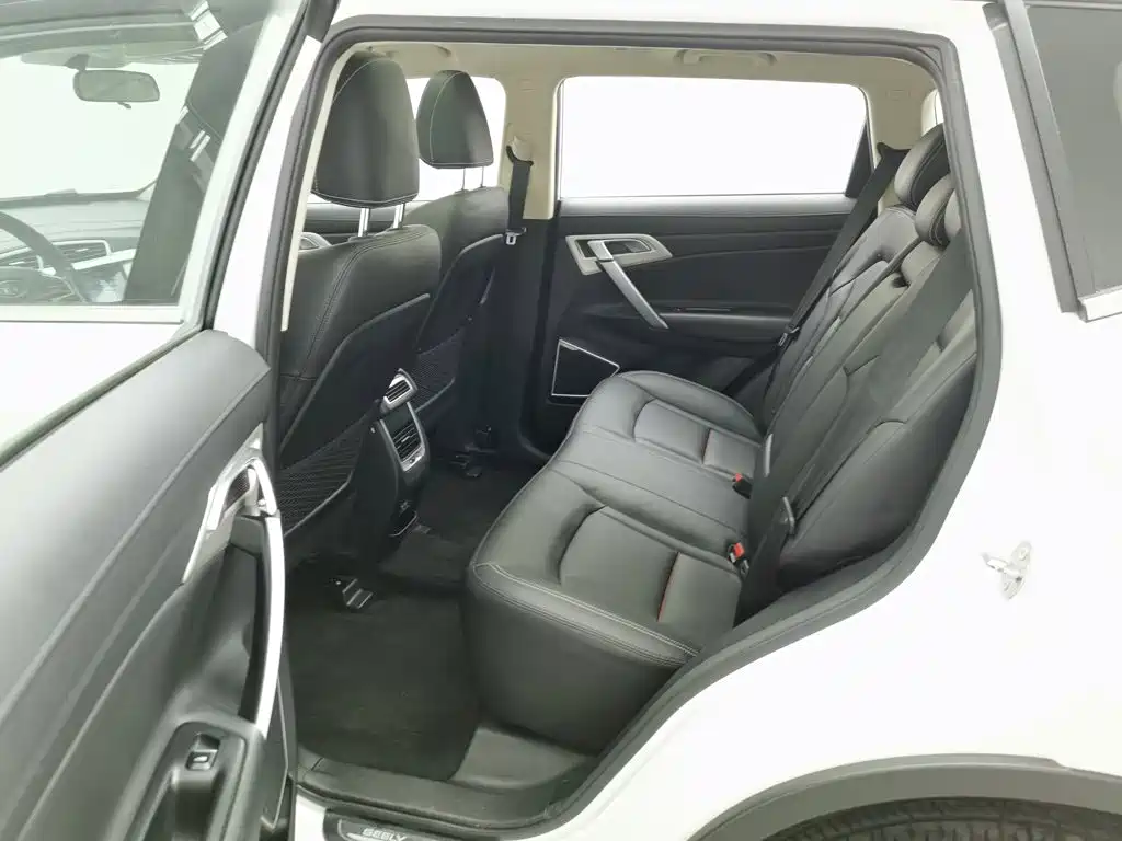 Geely Boyue — миниатюра 15