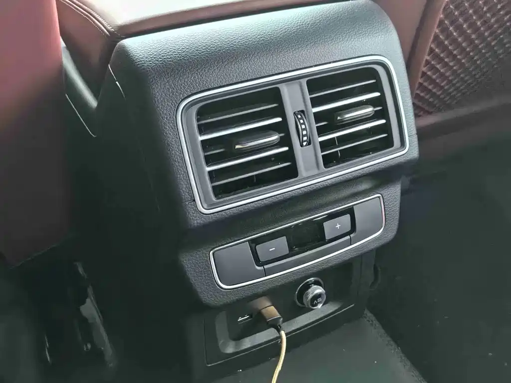 Audi Q5L — миниатюра 10