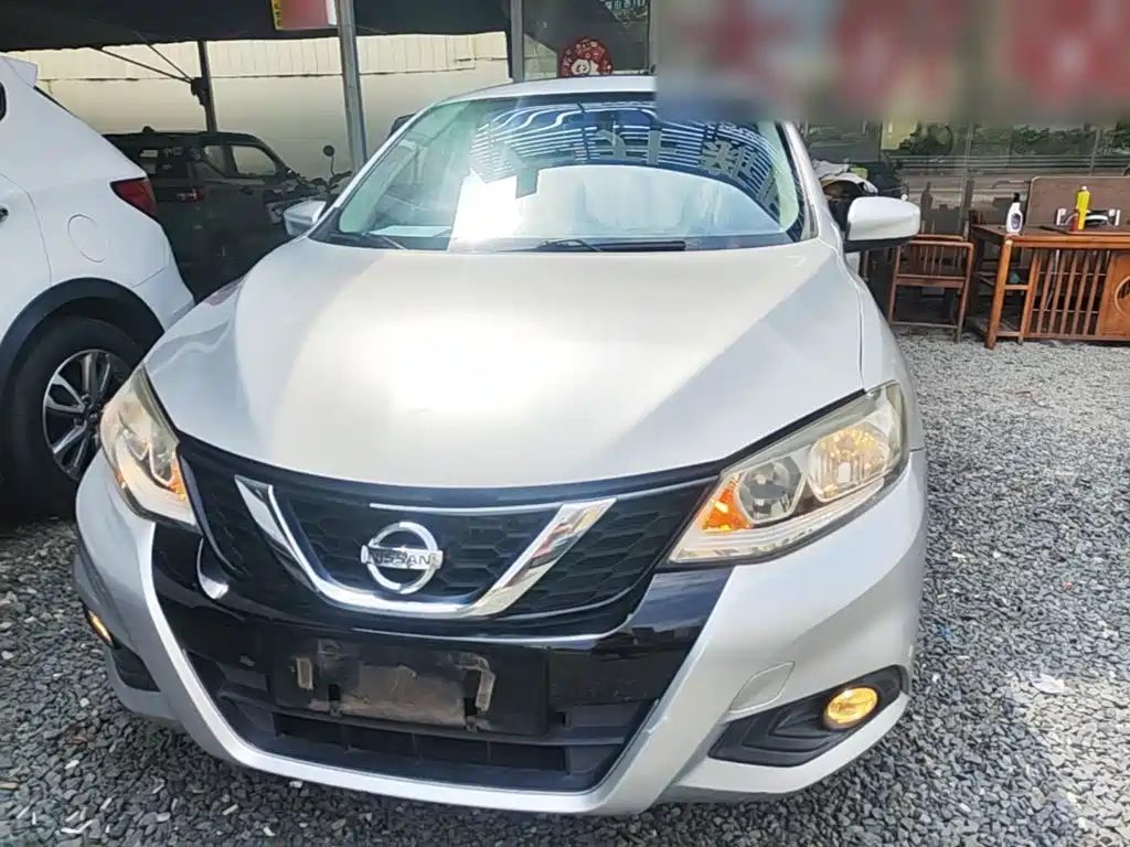 Nissan Tiida — миниатюра 3