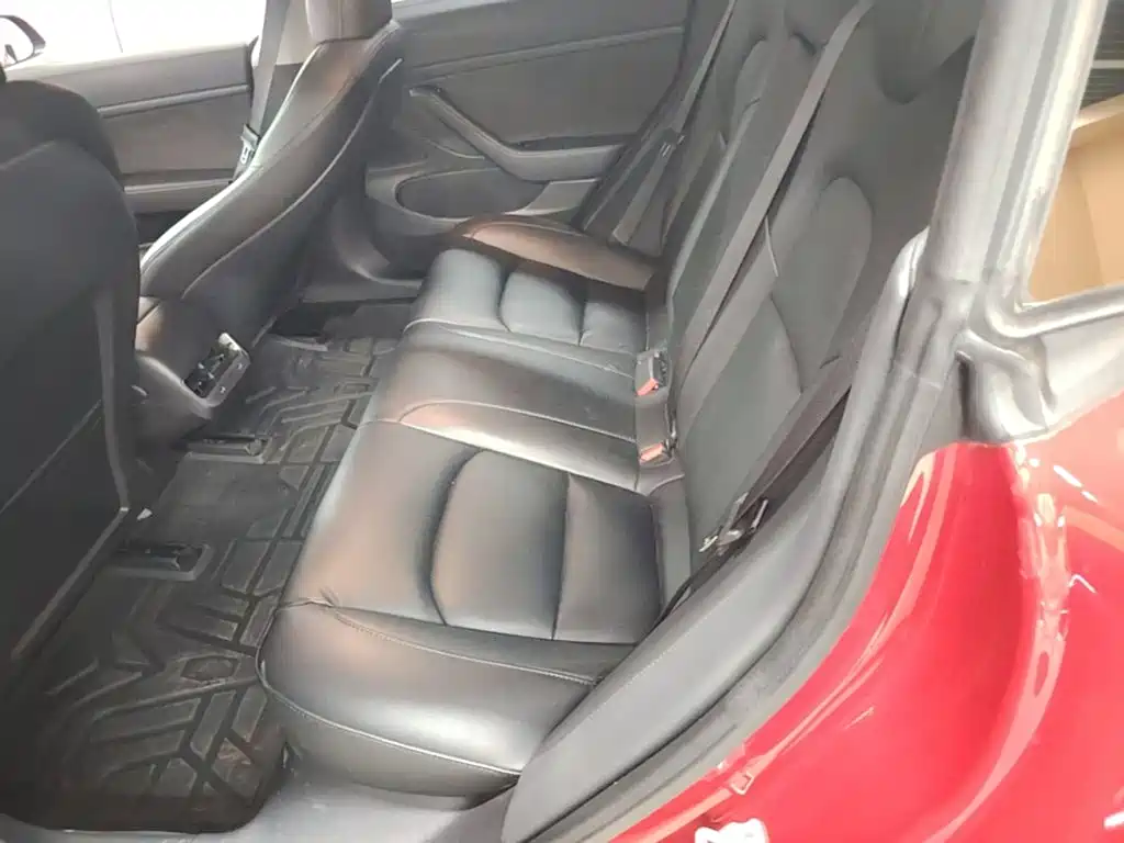 Tesla Model 3 — миниатюра 17