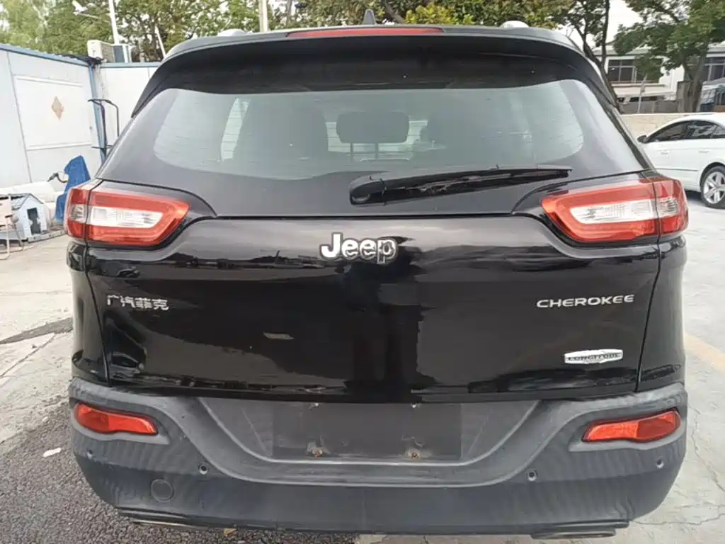 Jeep Cherokee — миниатюра 6