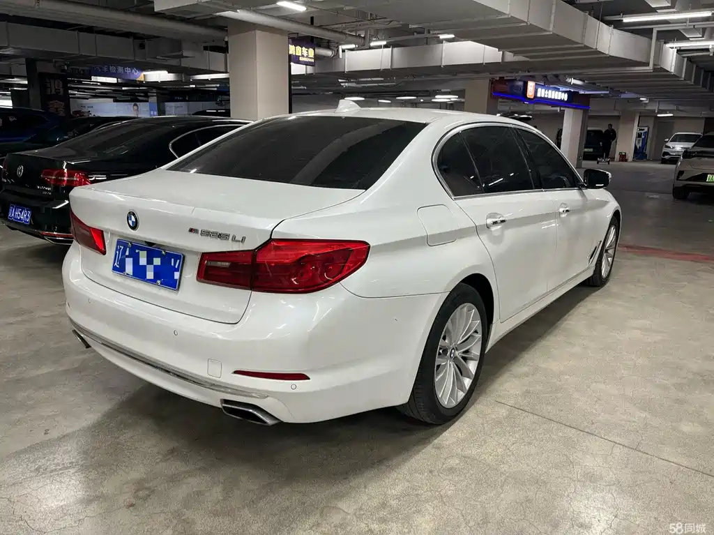 BMW 5 Series — миниатюра 7