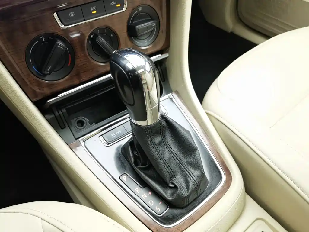 Volkswagen Lavida — миниатюра 13