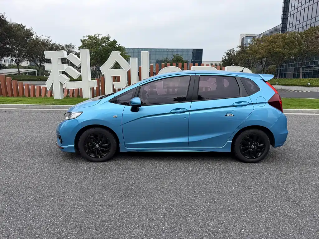 Honda Fit — миниатюра 5
