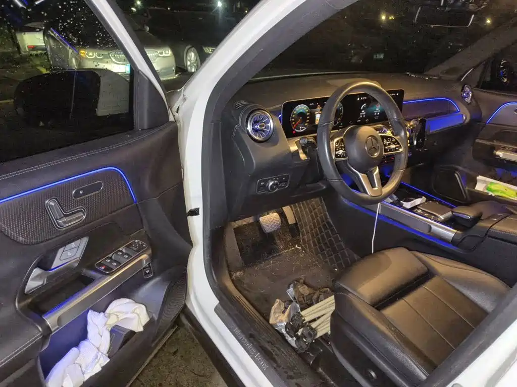 Mercedes-Benz GLB — миниатюра 17