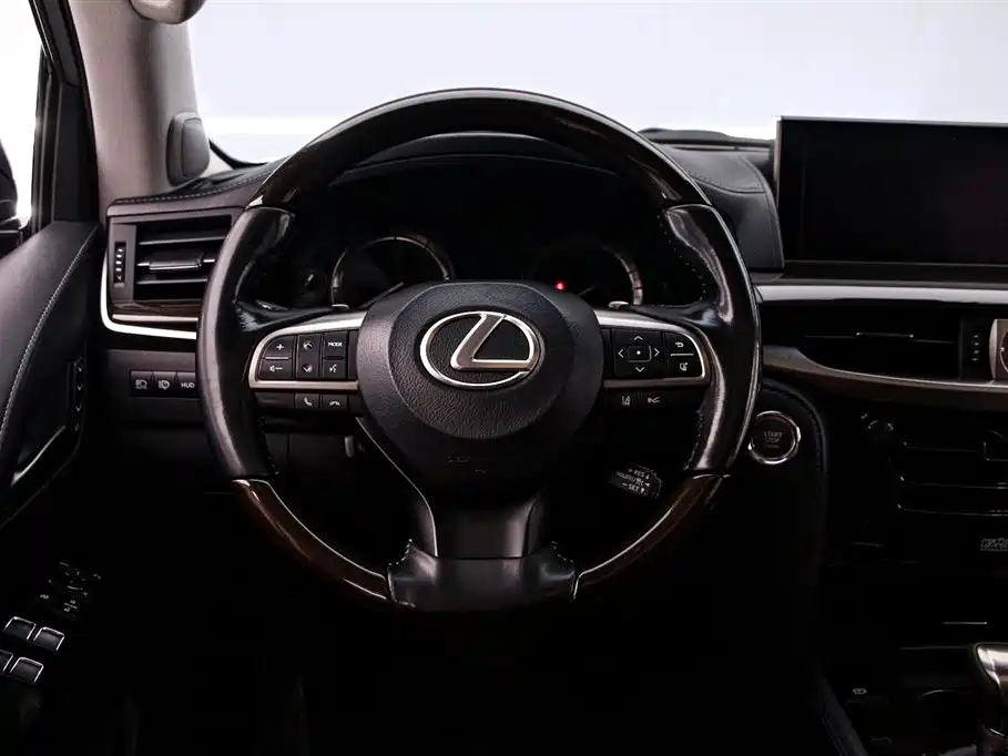Lexus LX 2019 570