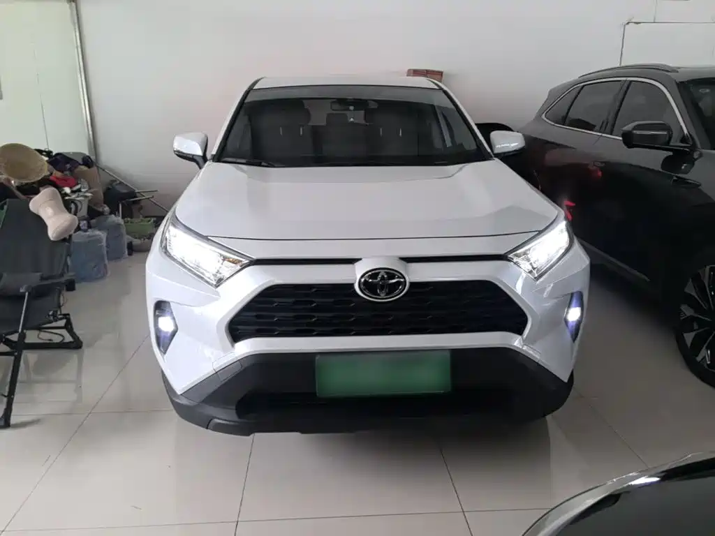 Toyota RAV4 — миниатюра 3