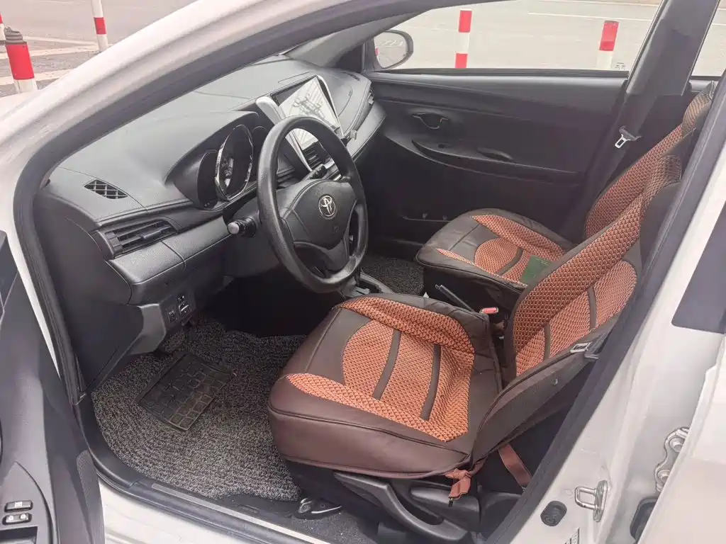 Toyota Yaris L — миниатюра 7