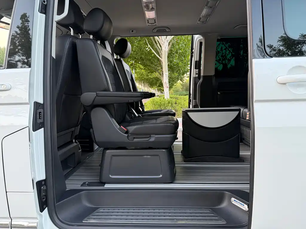 Volkswagen Multivan — миниатюра 14