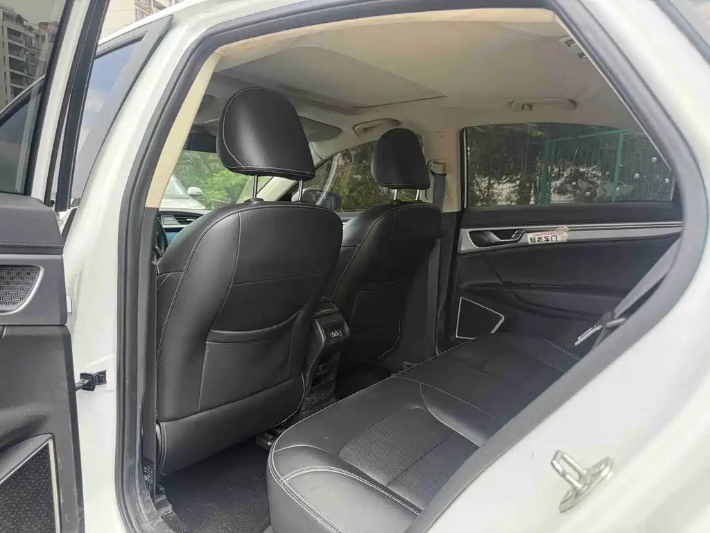 Geely Emgrand GL — миниатюра 5
