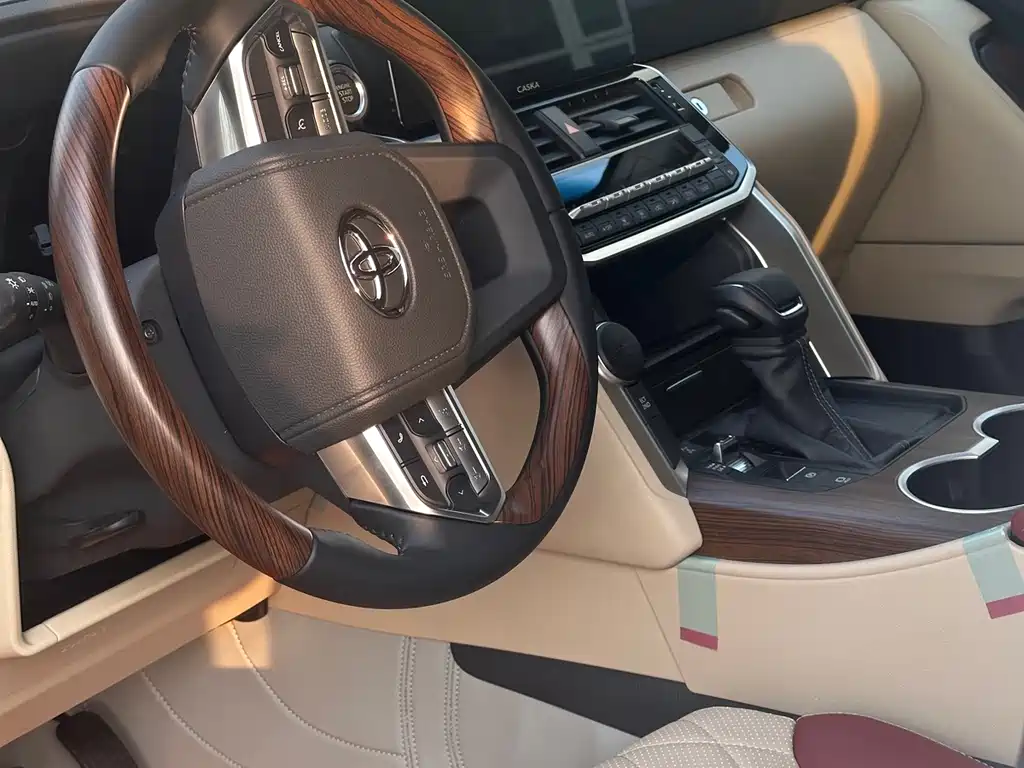 Toyota Land Cruiser — миниатюра 6