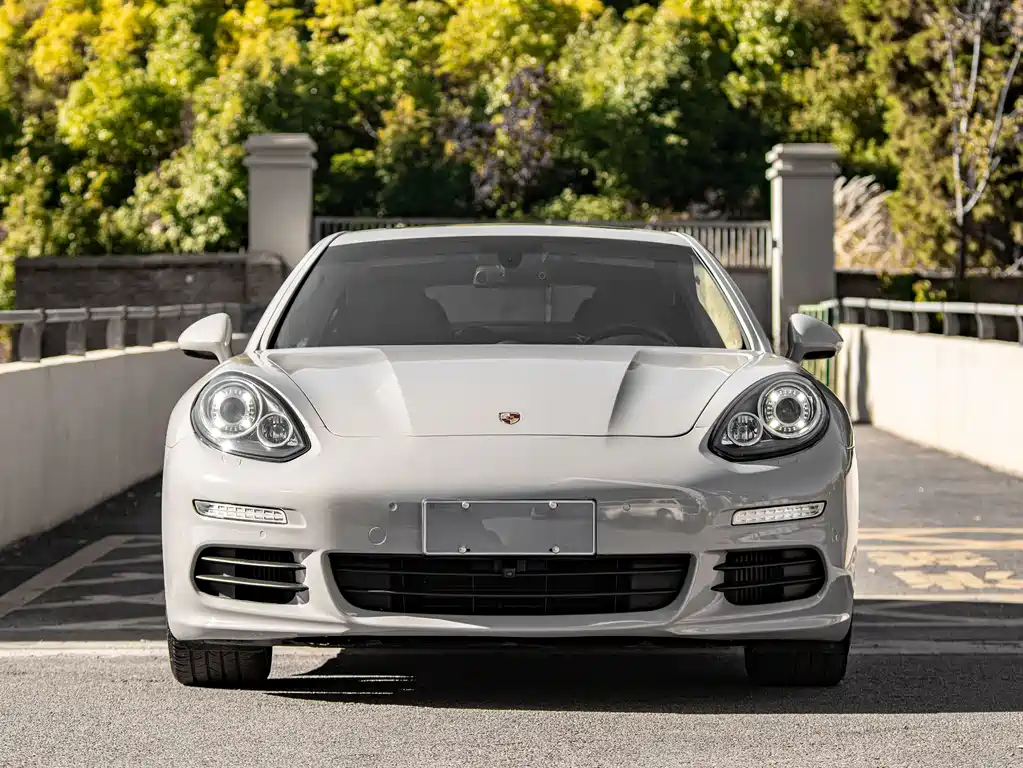 Porsche Panamera — миниатюра 2