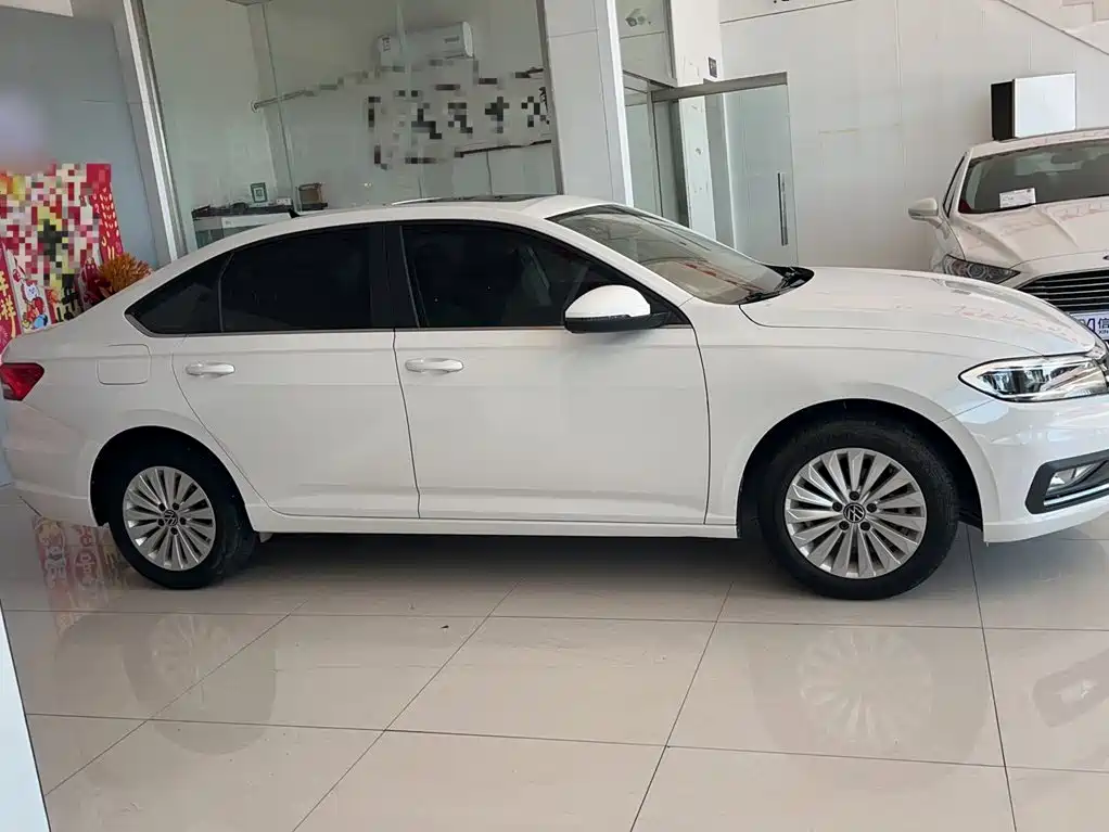 Volkswagen Lavida — миниатюра 4