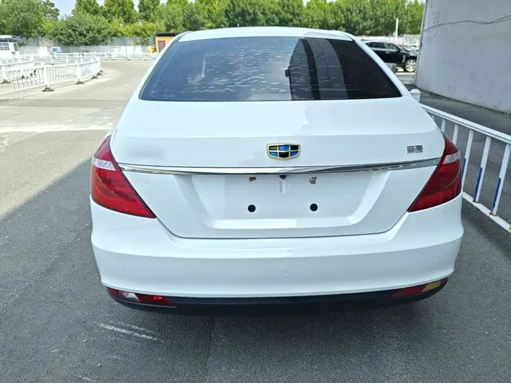 Geely Emgrand — миниатюра 6